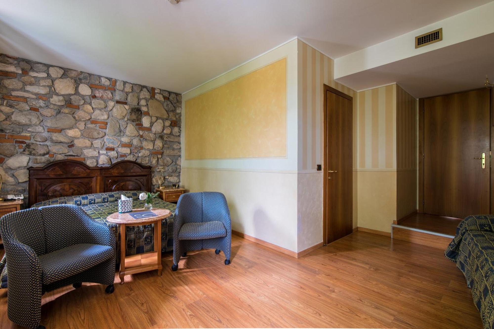 Hotel Porta Del Sole Soiano Del Lago Bagian luar foto