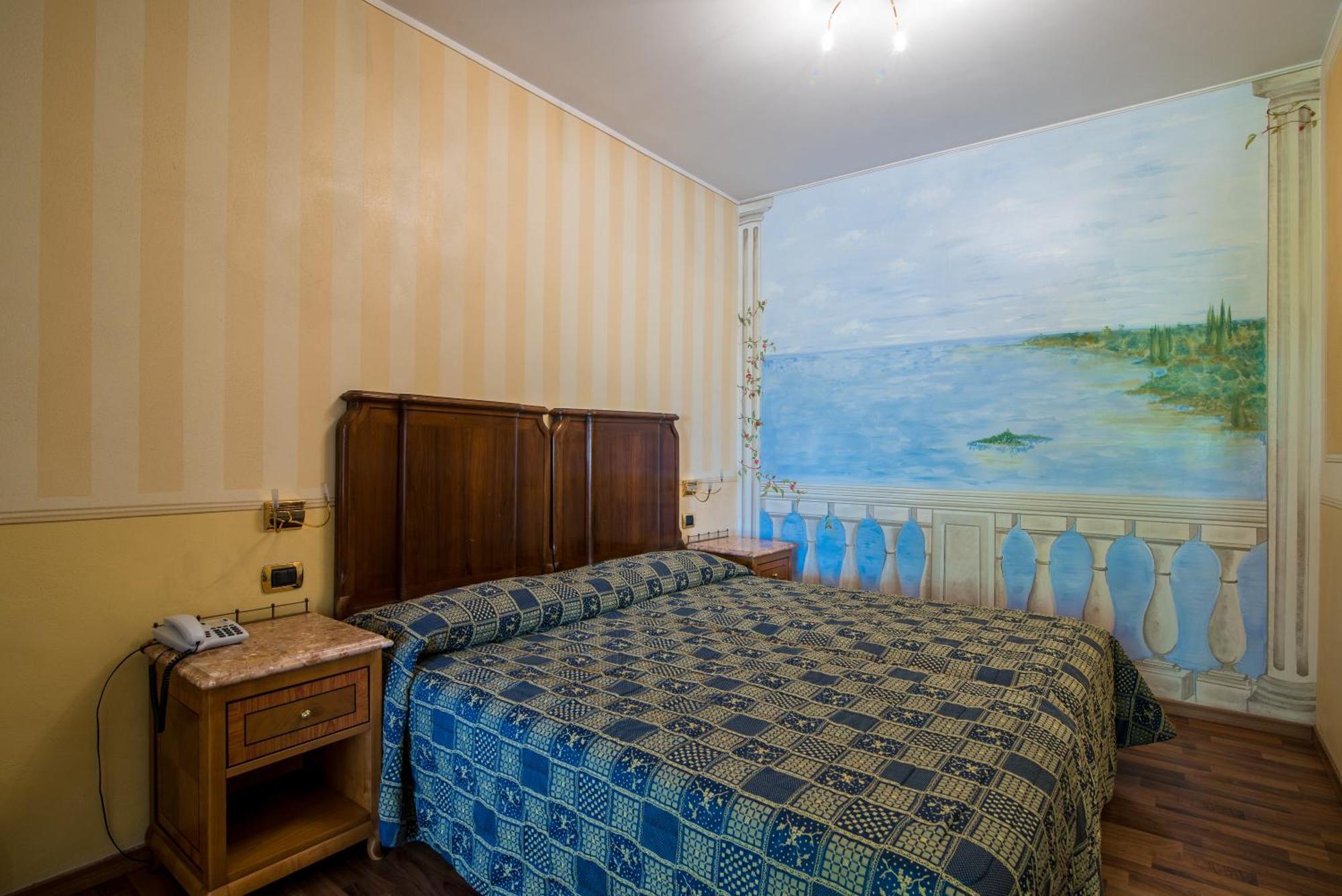 Hotel Porta Del Sole Soiano Del Lago Bagian luar foto