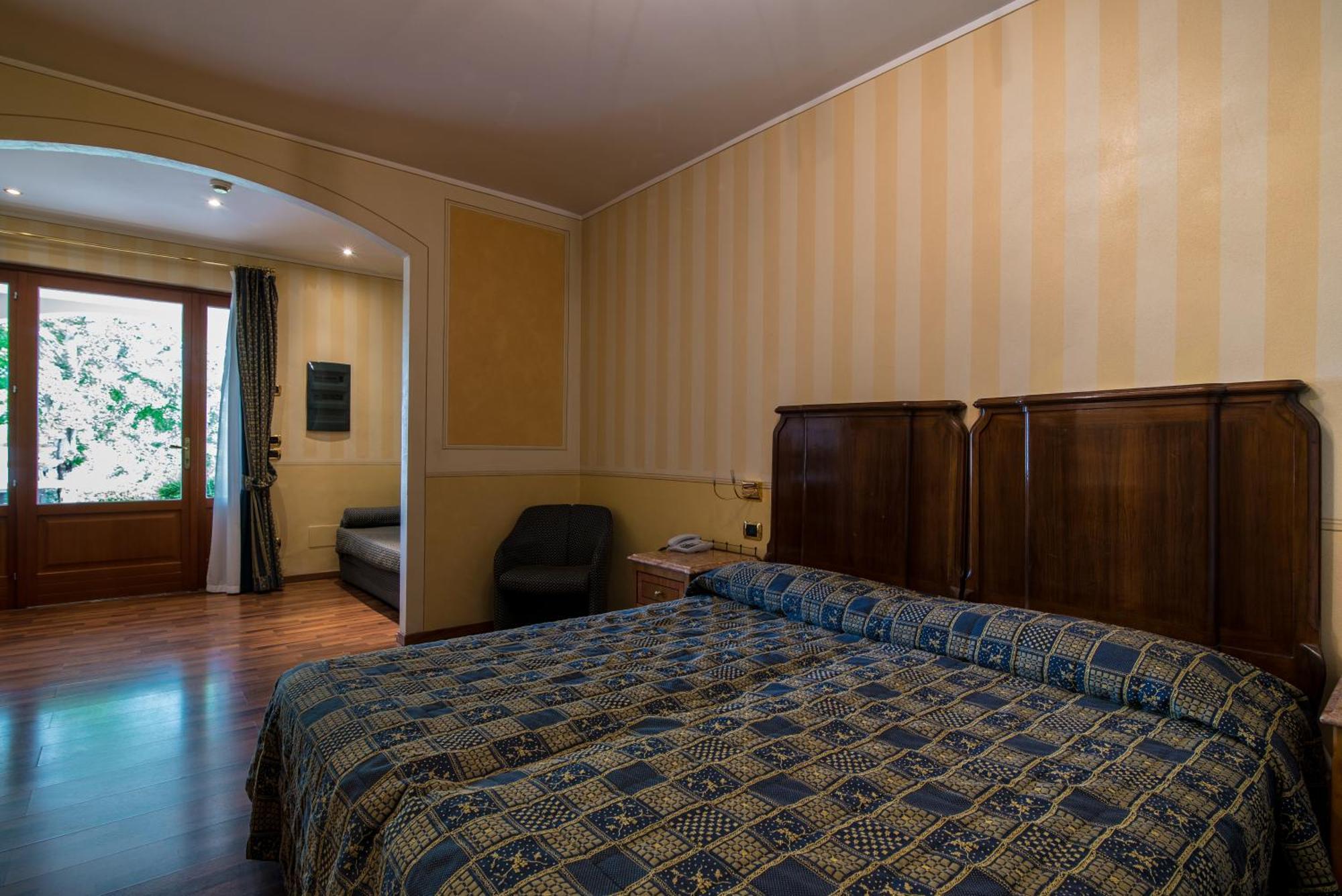 Hotel Porta Del Sole Soiano Del Lago Bagian luar foto
