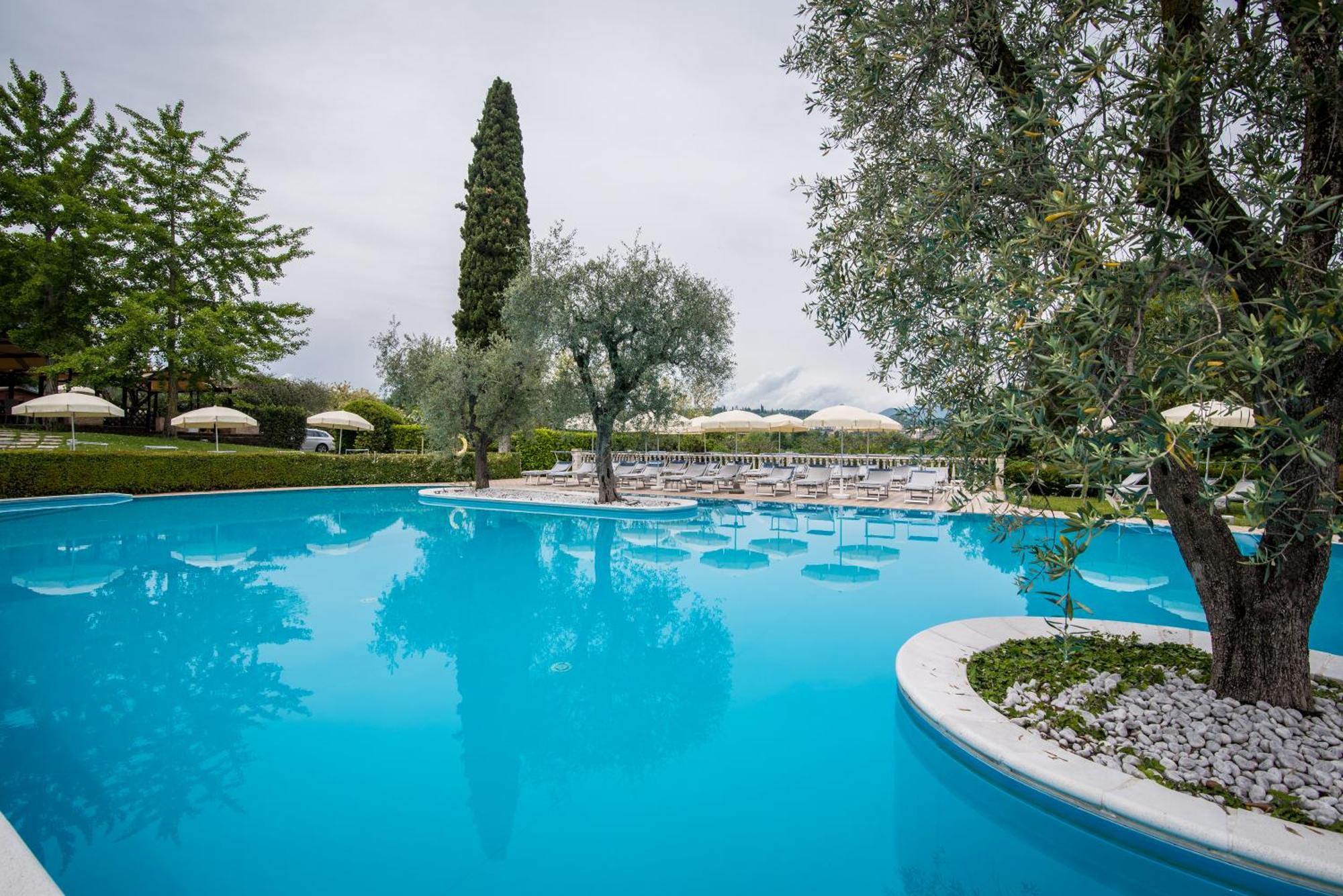 Hotel Porta Del Sole Soiano Del Lago Bagian luar foto