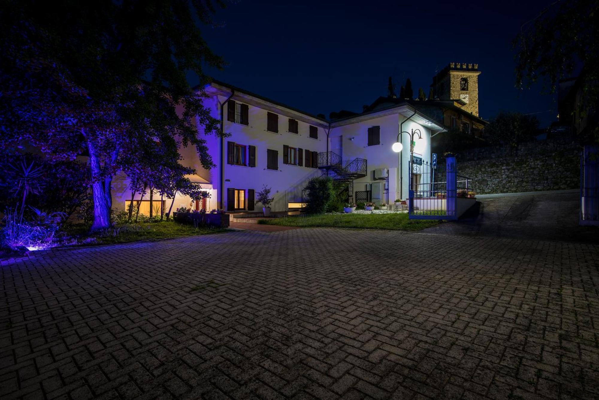 Hotel Porta Del Sole Soiano Del Lago Bagian luar foto