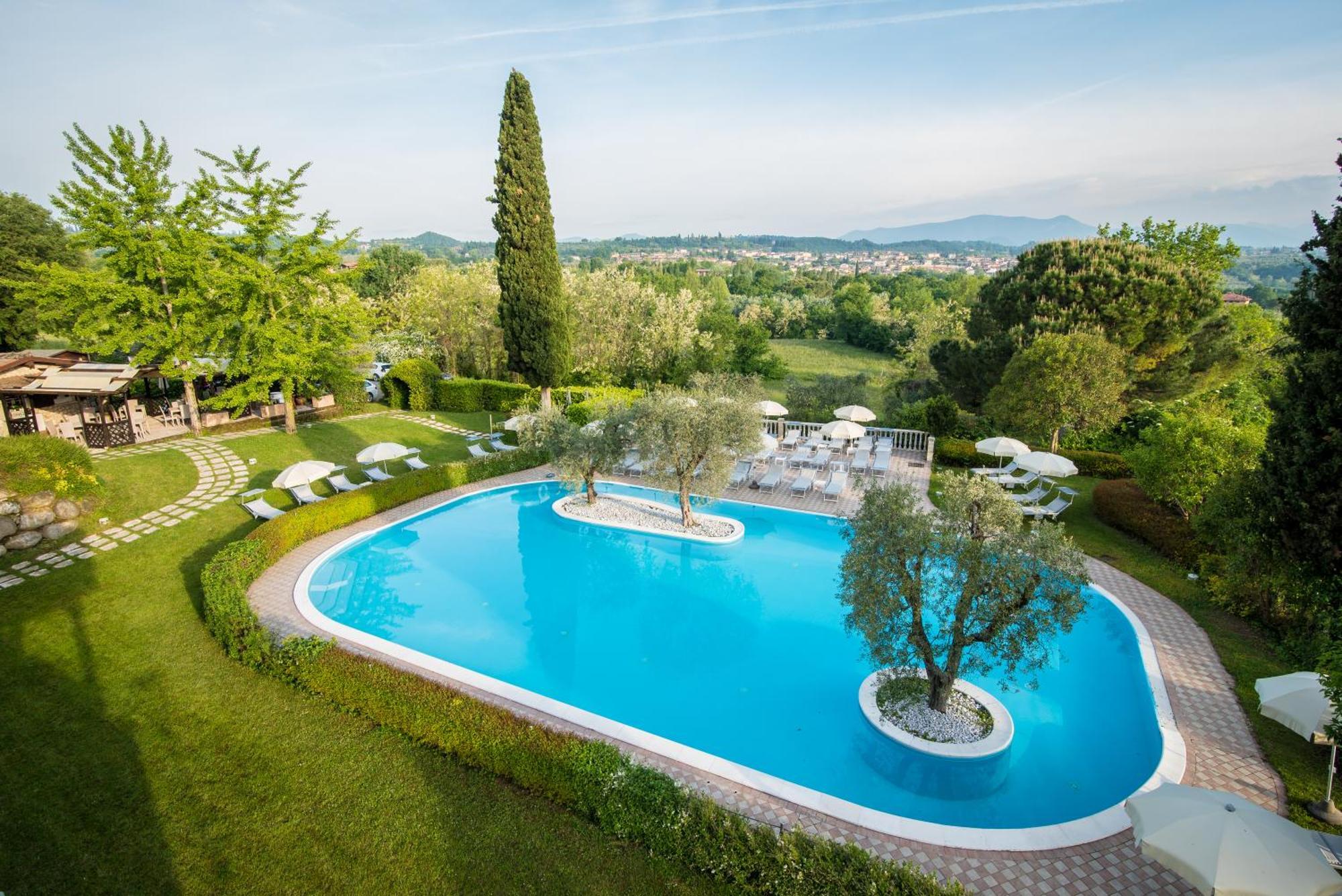 Hotel Porta Del Sole Soiano Del Lago Bagian luar foto