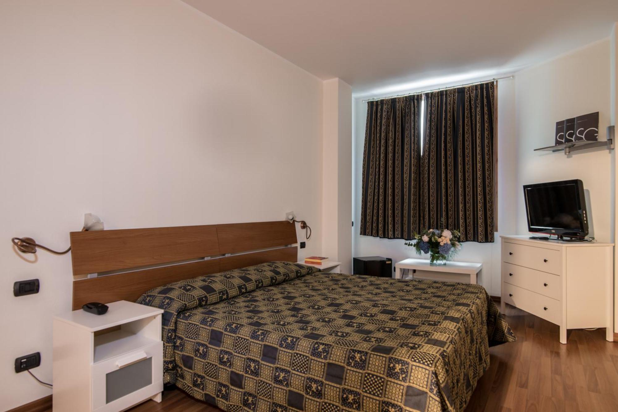 Hotel Porta Del Sole Soiano Del Lago Bagian luar foto