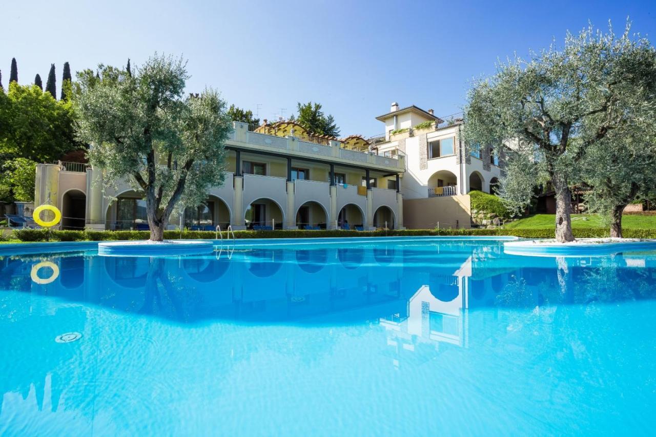 Hotel Porta Del Sole Soiano Del Lago Bagian luar foto