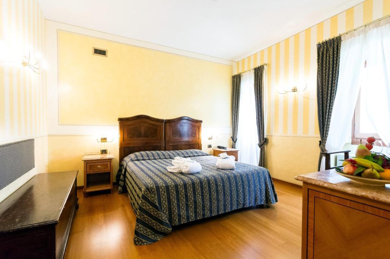 Hotel Porta Del Sole Soiano Del Lago Bagian luar foto